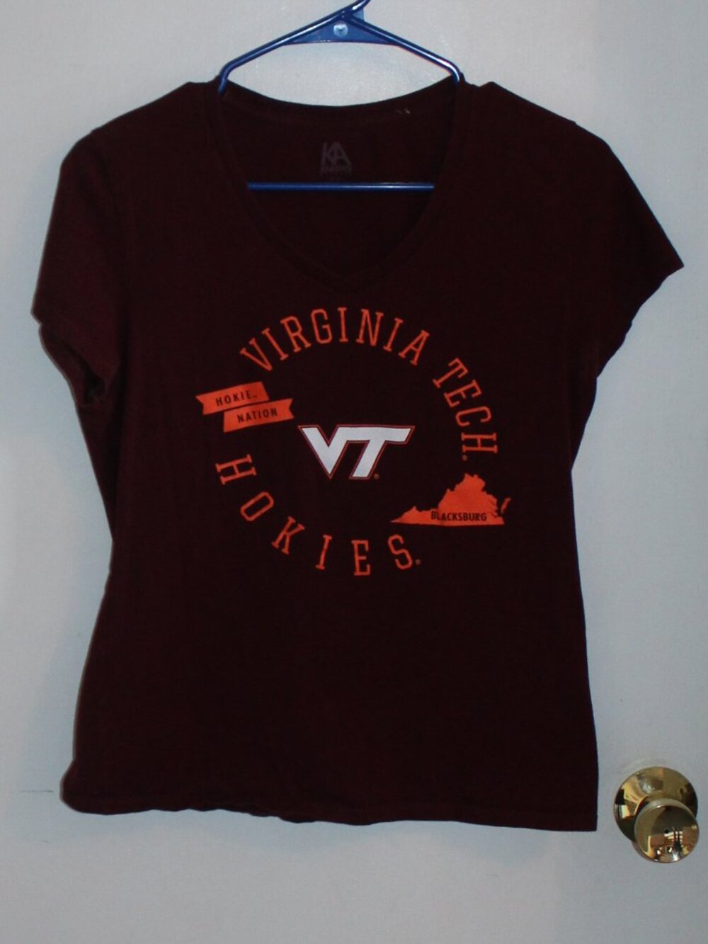 Officially Licensed Knights Apparel Virginia Tech Hokies t-shirt Size Small